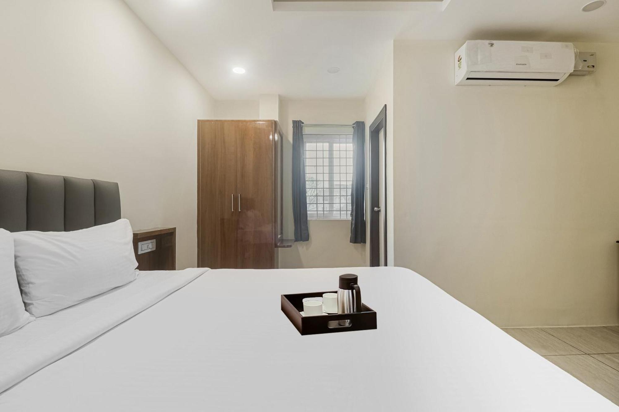 Отель Townhouse Dj Grand Тирупати Экстерьер фото